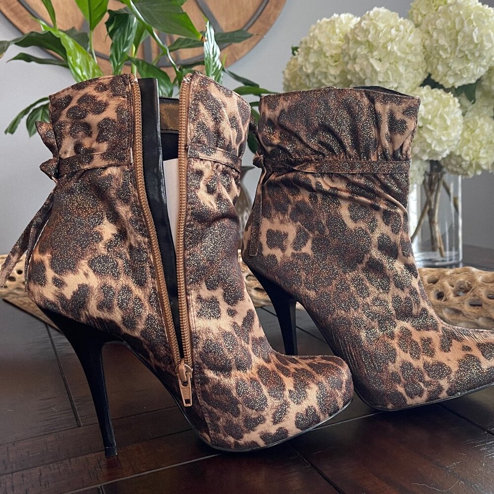 Urban Street Uber Sexy diba Wiz Ard Club Animal Print Stiletto Heels Booties - Picture 5 of 13